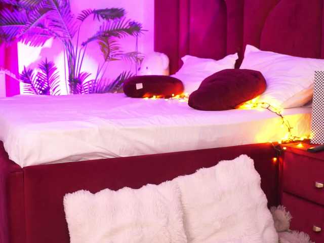 KiraKrush live cam on BongaCams