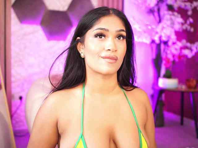 KiraKrush Live Webcam on BongaCams