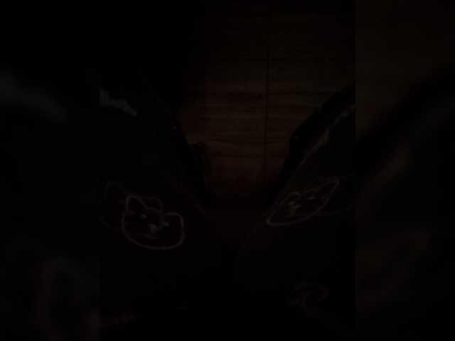 rosearebluee