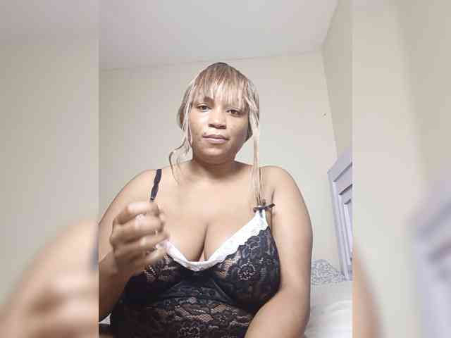 Queenluna271 Queenluna271