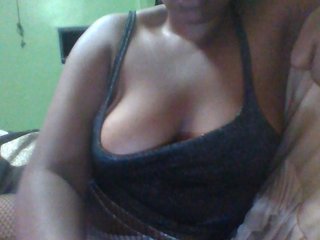 Sexymamasirra22's Live Webcam