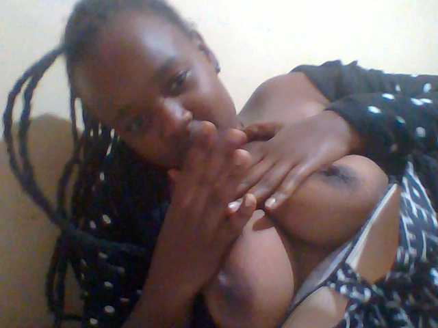 Sexymamasirra22 live cam on BongaCams