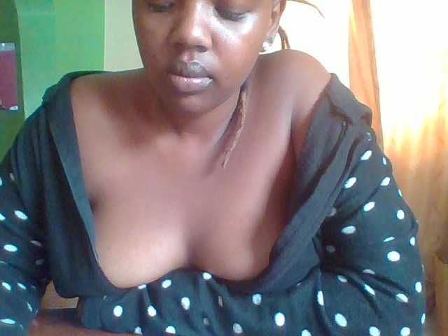 Sexymamasirra22 live cam on BongaCams