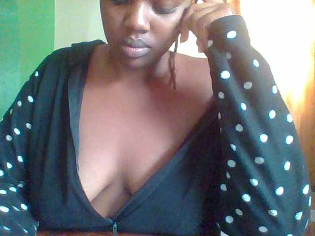 Sexymamasirra22 live cam on BongaCams