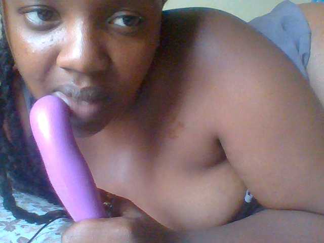 Sexymamasirra22 live cam on BongaCams