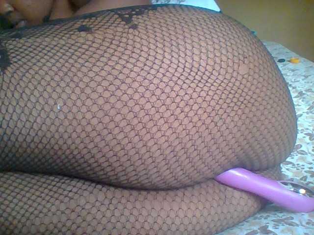 Sexymamasirra22 live cam on BongaCams