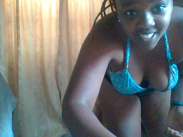 Sexymamasirra22 live cam on BongaCams