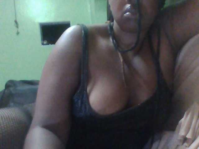 Sexymamasirra22 webcam