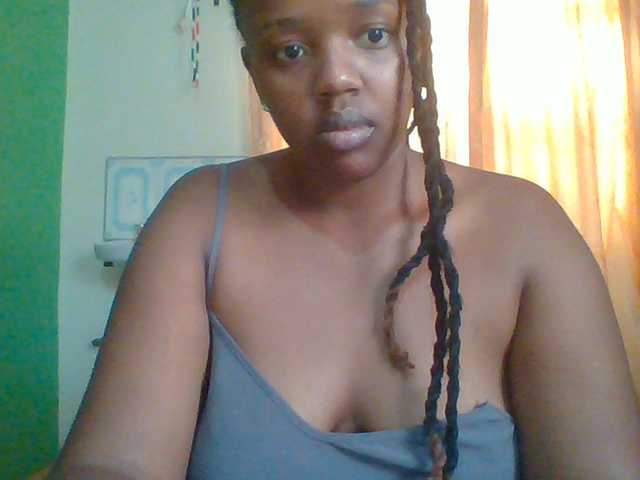 Sexymamasirra22 live cam on BongaCams