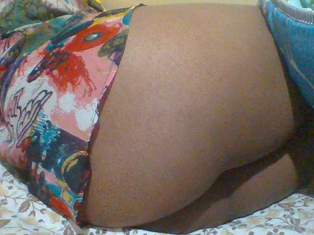 Sexymamasirra22 live webcam show