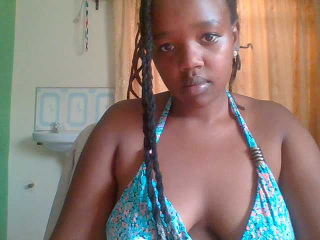 Sexymamasirra22 live cam on BongaCams