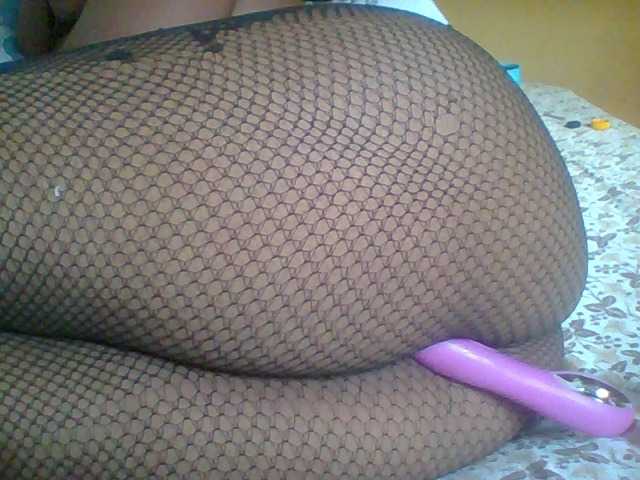 Sexymamasirra22 live cam on BongaCams