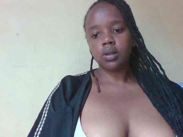 Sexymamasirra22 webcam