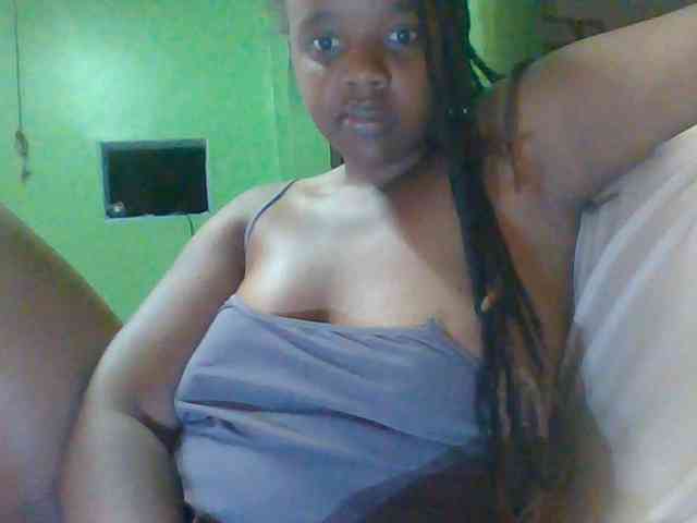 Sexymamasirra22 webcam