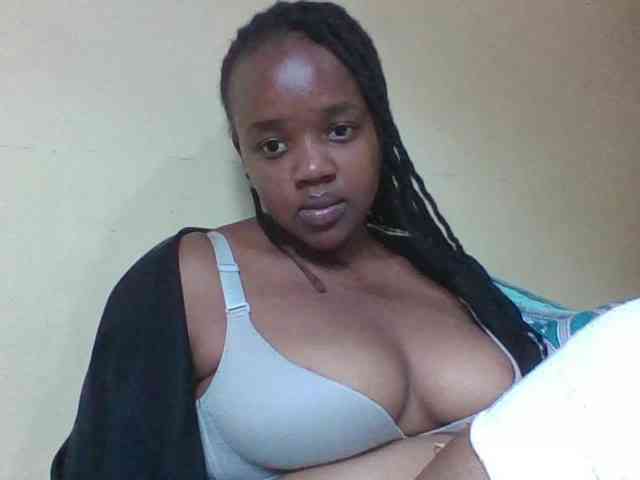 Sexymamasirra22 webcam