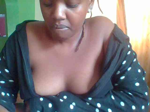 Sexymamasirra22 webcam