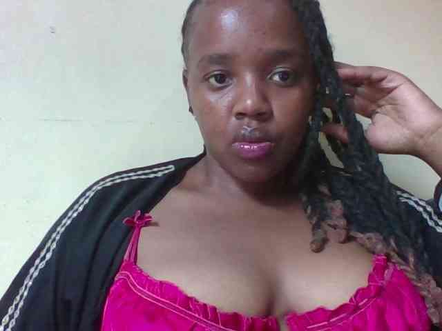 Sexymamasirra22 webcam