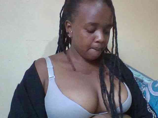 Sexymamasirra22 webcam