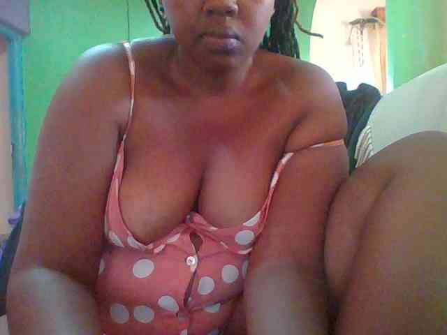 Sexymamasirra22 webcam