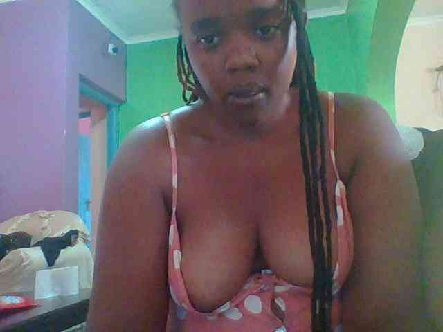 Sexymamasirra22 webcam