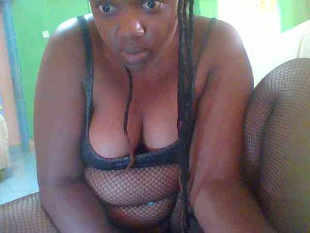 Sexymamasirra22 webcam