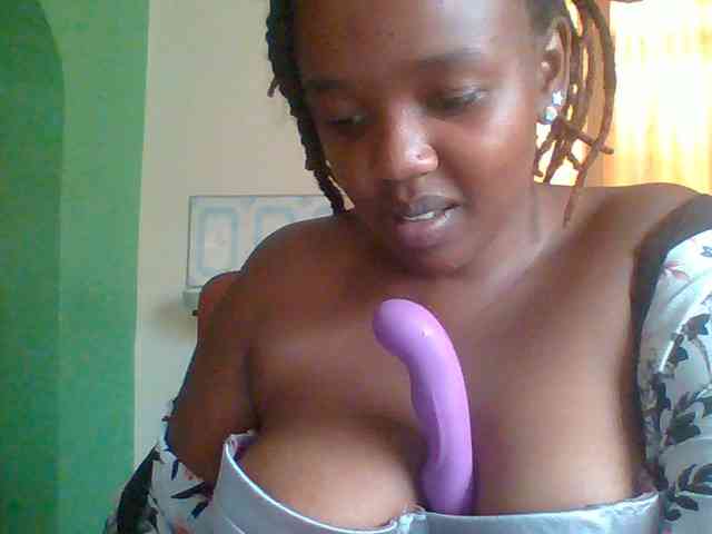 Sexymamasirra22 webcam