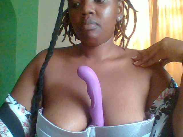 Sexymamasirra22 webcam