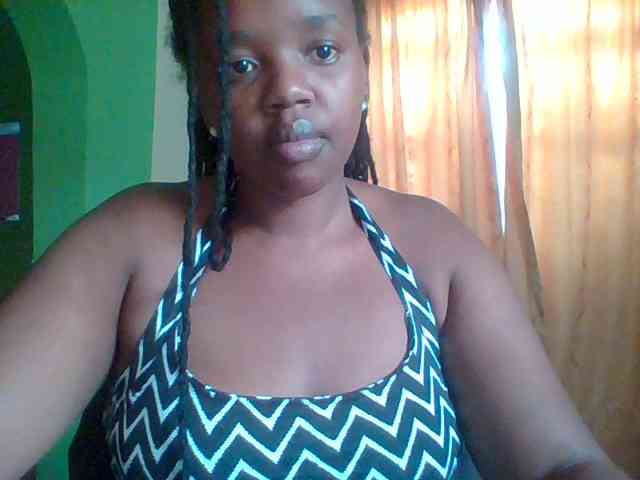 Sexymamasirra22 webcam