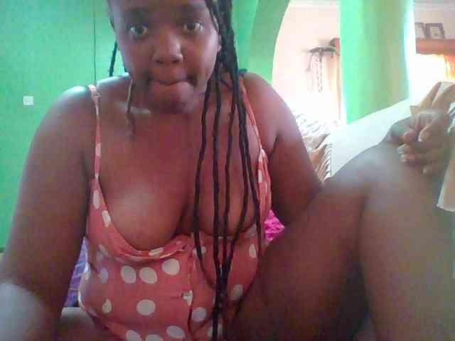 Sexymamasirra22 Live Webcam on BongaCams