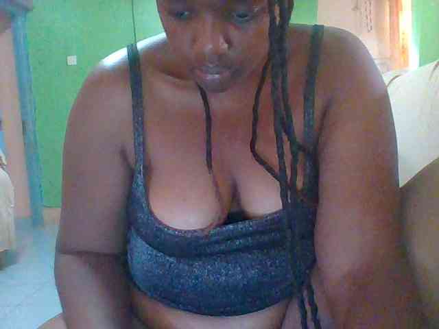 Sexymamasirra22 webcam