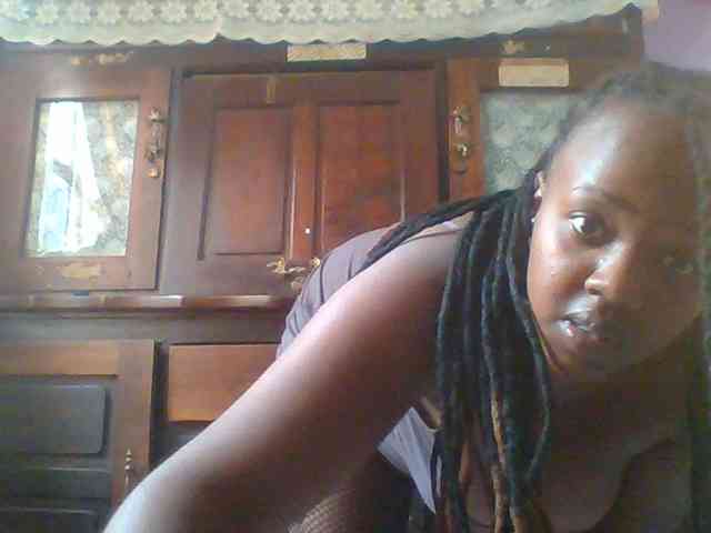 Sexymamasirra22 webcam