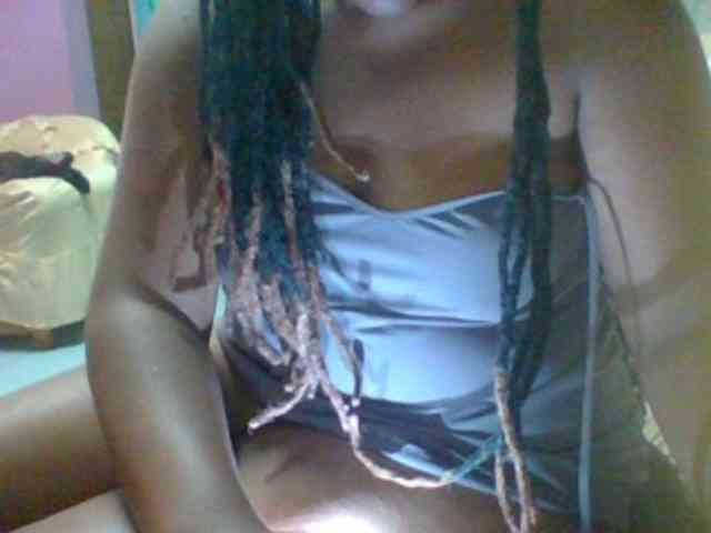 Sexymamasirra22 webcam