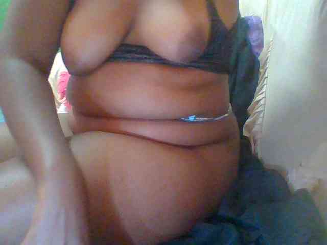 Sexymamasirra22 webcam