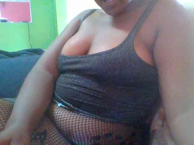 Sexymamasirra22 webcam