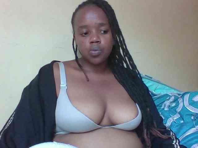 Sexymamasirra22 webcam