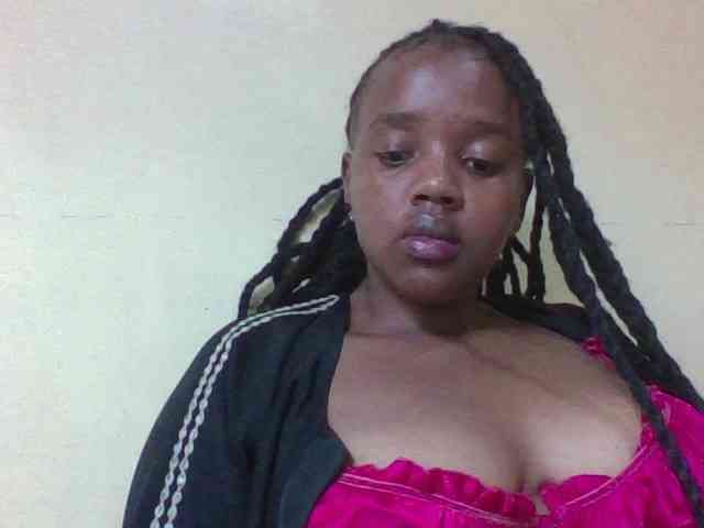 Sexymamasirra22 webcam