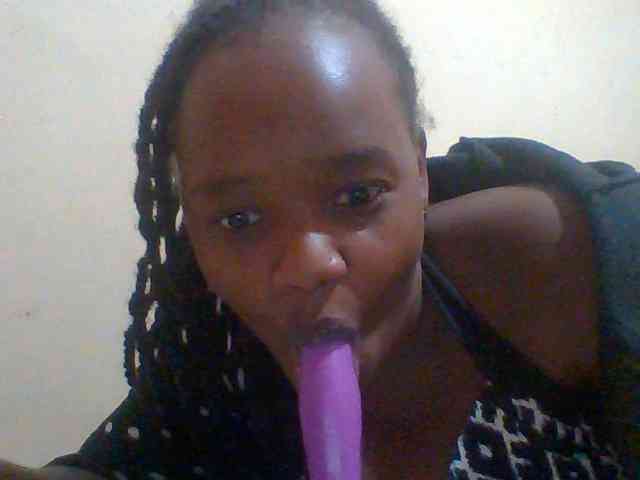 Sexymamasirra22 webcam