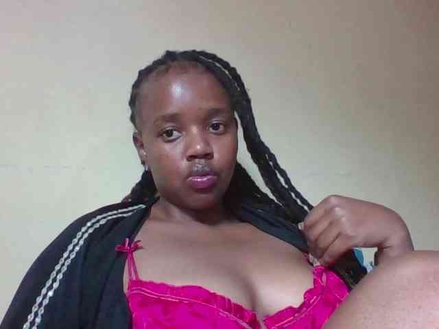 Sexymamasirra22 webcam