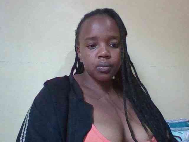 Sexymamasirra22 webcam