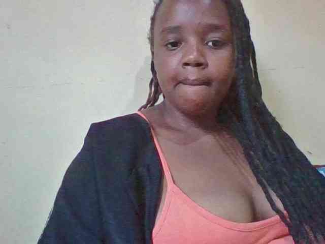 Sexymamasirra22 webcam