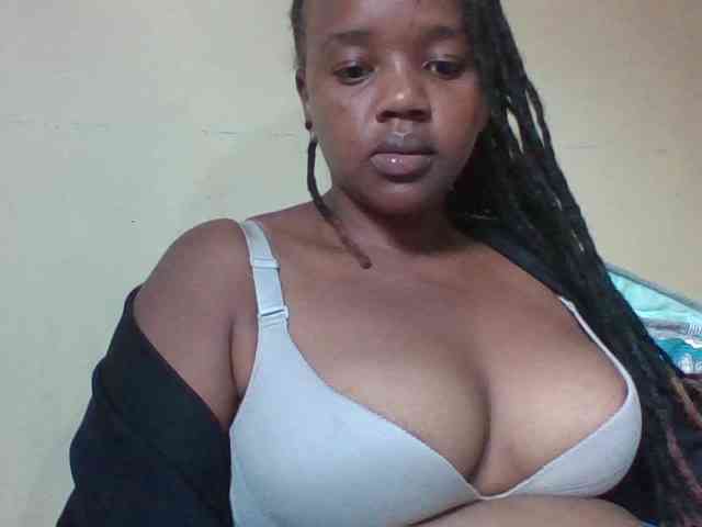 Sexymamasirra22 webcam