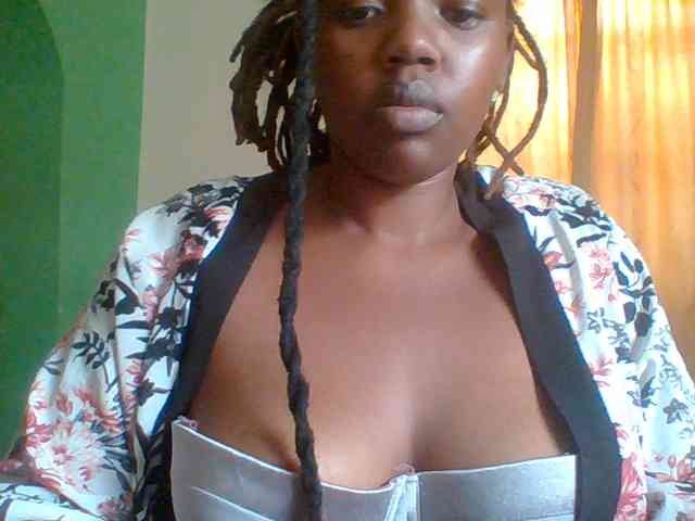 Sexymamasirra22 webcam