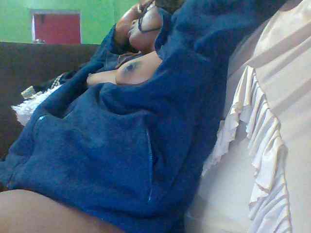 Sexymamasirra22 webcam