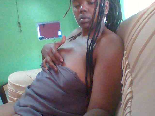 Sexymamasirra22 webcam