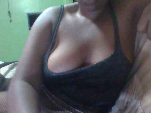 Sexymamasirra22 webcam