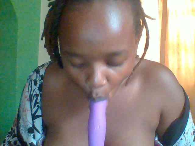 Sexymamasirra22 webcam