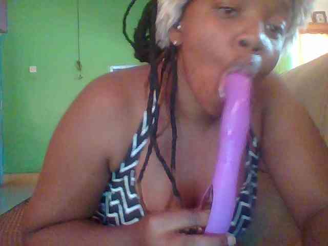 Sexymamasirra22 webcam