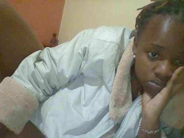 Sexymamasirra22 webcam