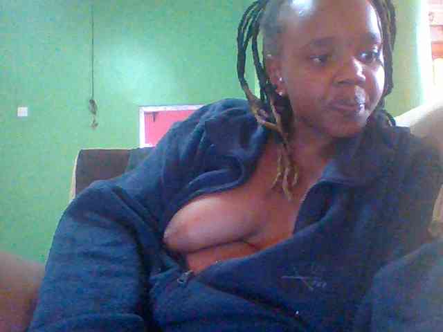 Sexymamasirra22 webcam