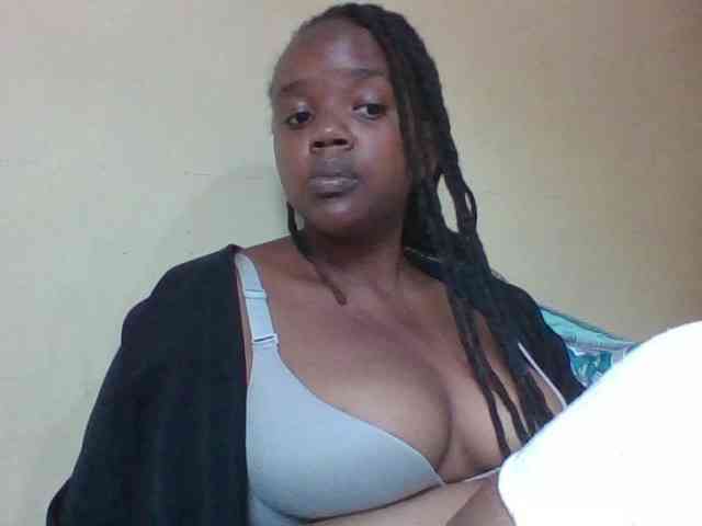 Sexymamasirra22 webcam